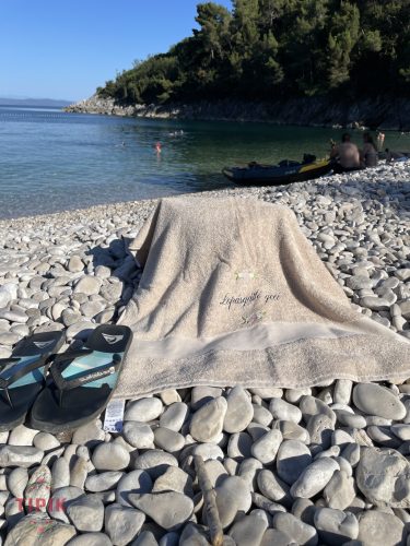 Lopásgátló geci - hímzett törölköző